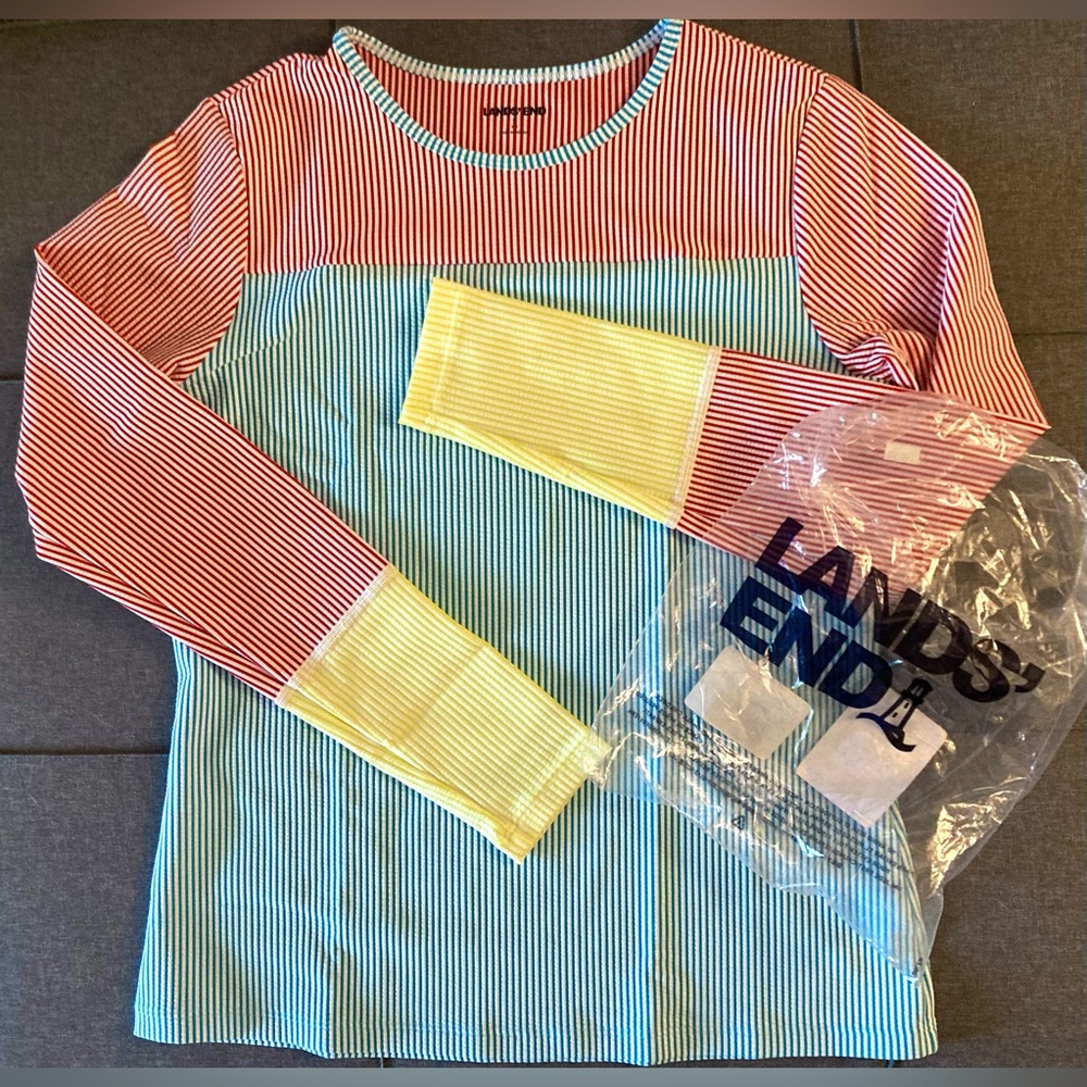Land’s End women’s swim tee small NEW!